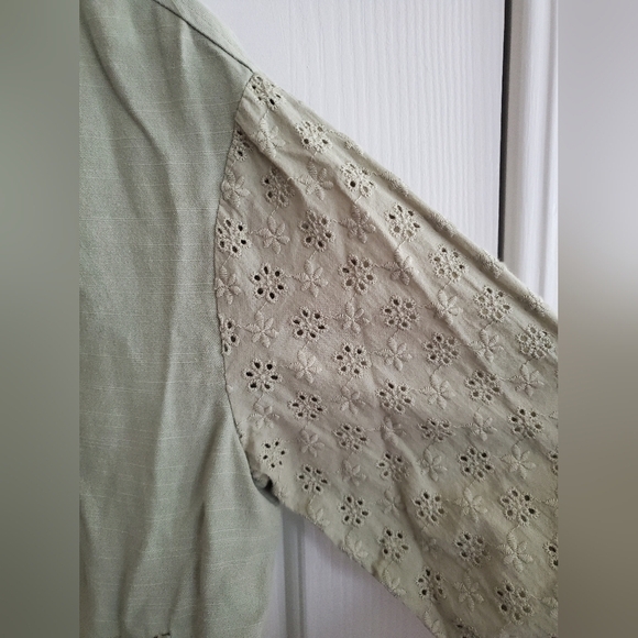 7 for All Mankind Embroidered Eyelet Sleeve Bomber Jacket Green Size XS - Picture 3 of 9